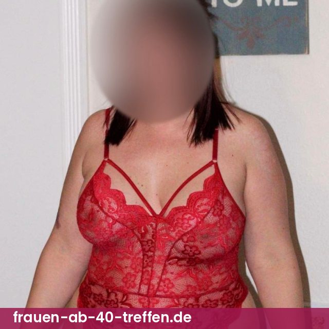 Jennifer 42 Detmold